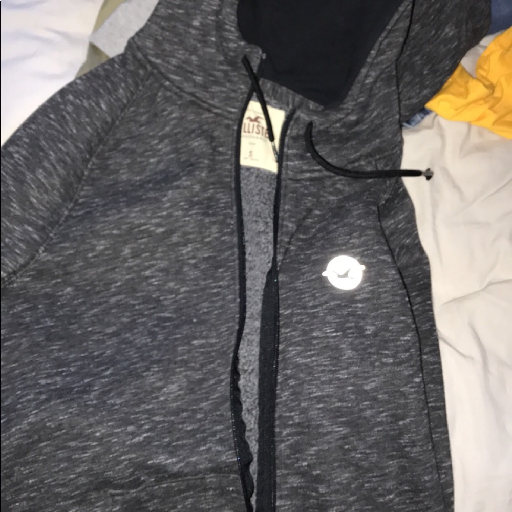 hollister zip up hoodie